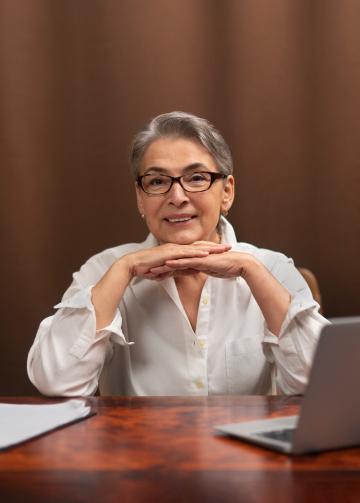 Senior therapist